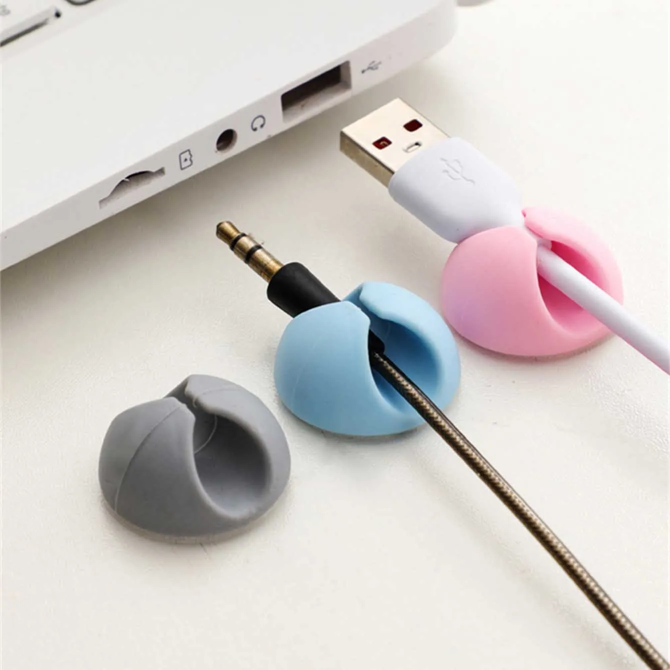 10개의 자체 접착식 케이블 정리기, 충전 케이블 고정 클립, 데스크탑 케이블 마감 및 보관 버클