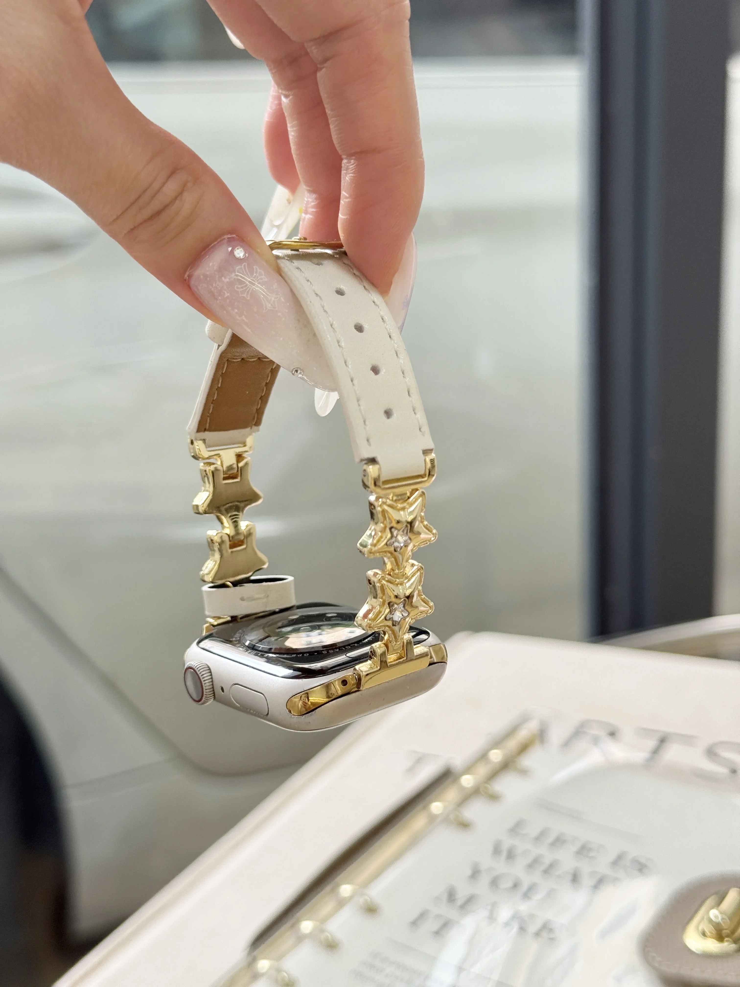 Elegant Leather Star Loop Watch Band for Women - Premium Quality Strap