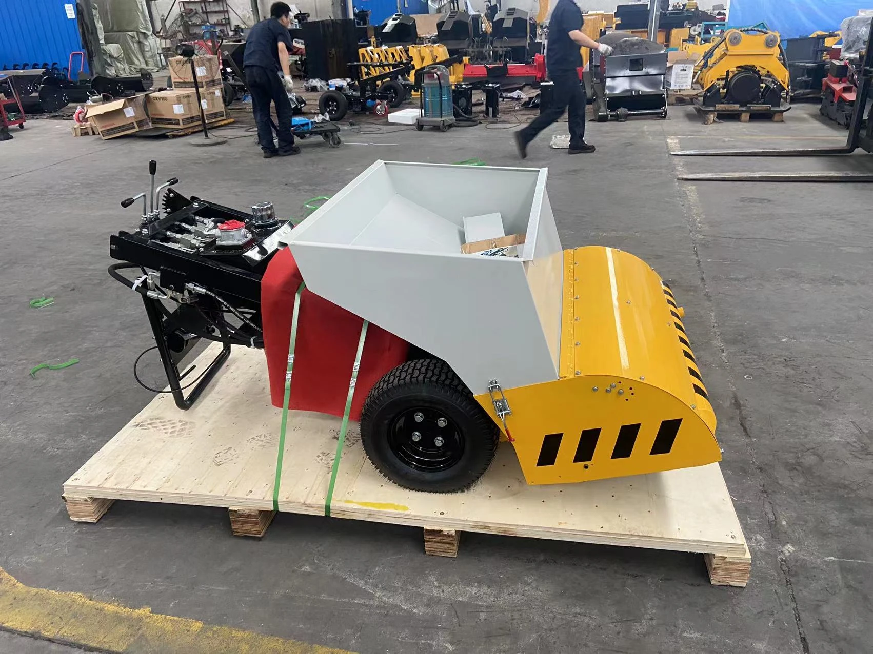 DYNAPACS100NEWAsphaltPaverForSale1mworkingwidthHotSaleMachineAsphaltPaver.jpg