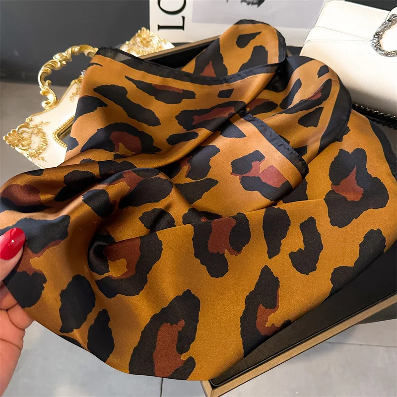 2024 New Leopard Print Square Scarf Women's Imitation Silk Scarf Casual Versatile Decoration Small Neck Scarf 70CMx70CM 3