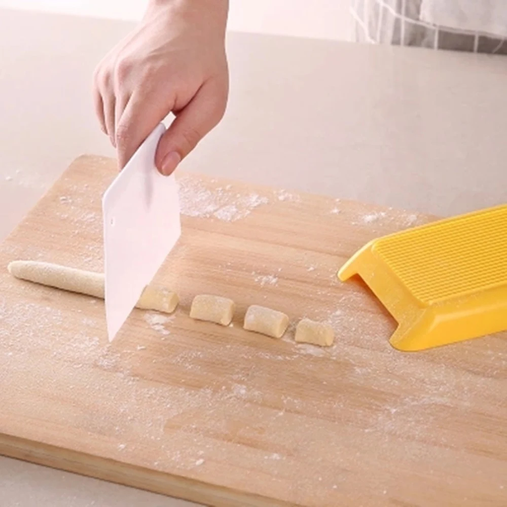 Plastic Pasta Macaroni Board Spaghetti Pasta Machine Gnocchi Maker Rolling Pin Baby Food Supplement Molds Manual Kitchen Tool