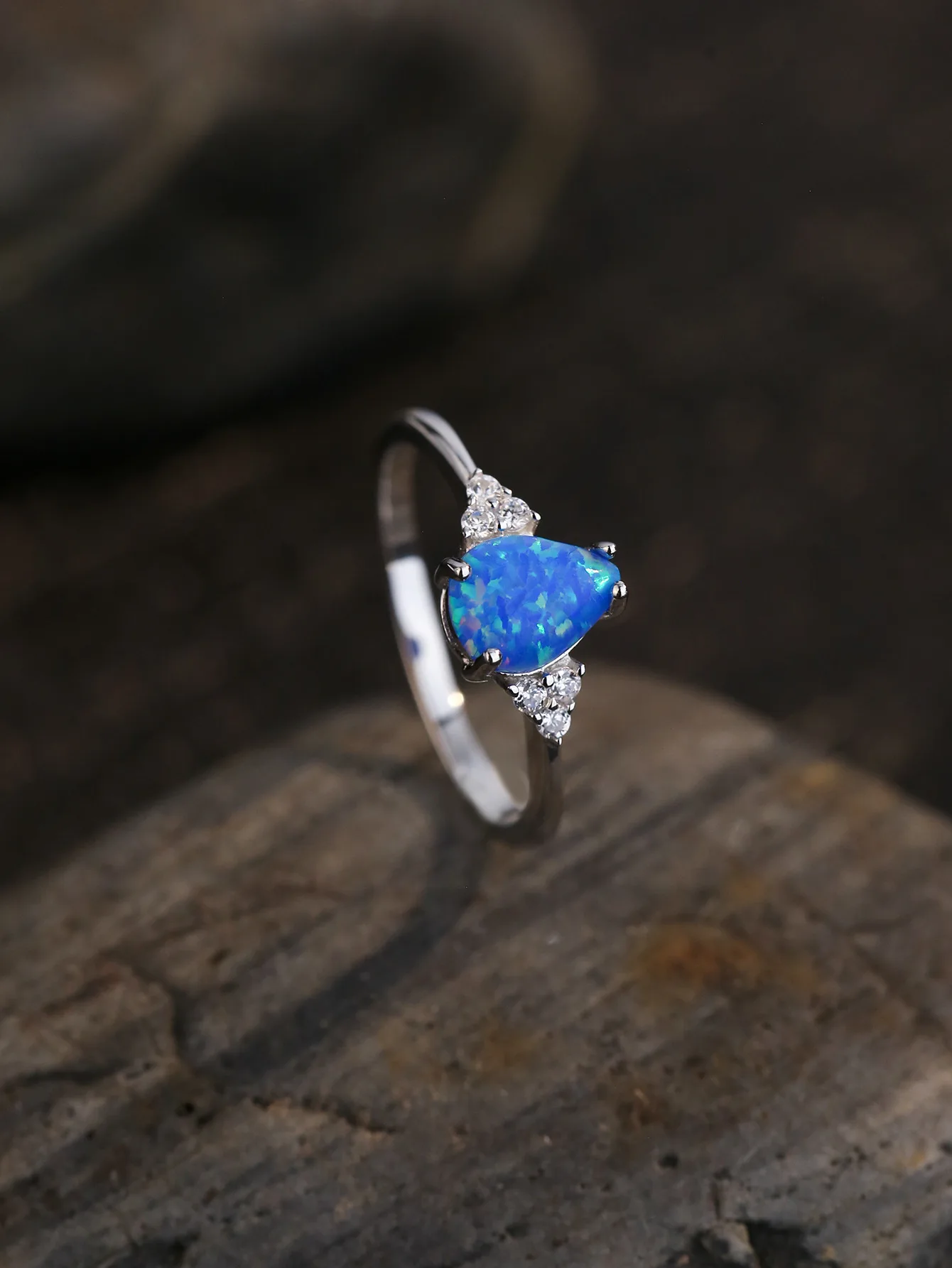 

2023 European and American S925 Sterling Silver New Fashion Versatile Style Blue Aobao Droplet Ring Set with Zircon Ring