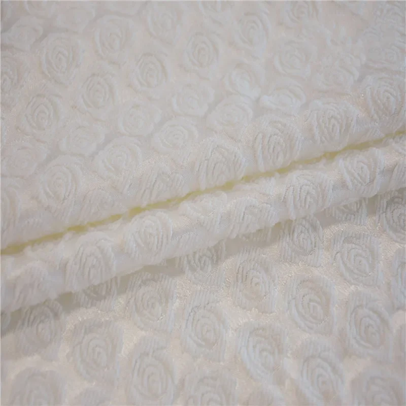 

Жаккардовая ткань с тиснением в виде клубники, материал для шитья, ткань для платья, одежды, 145 см, продано по метру