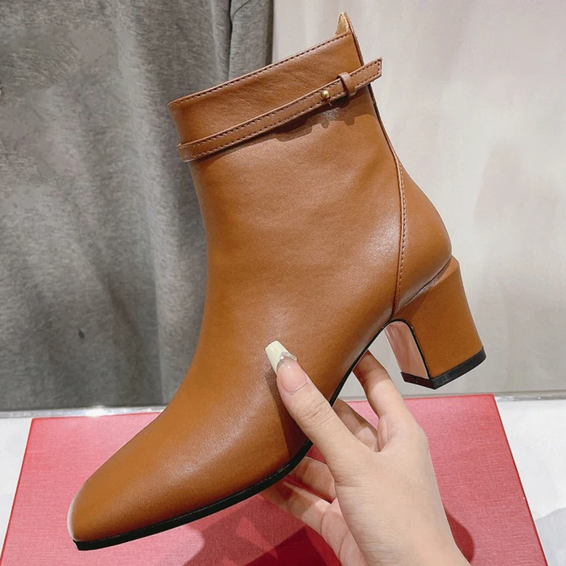 

Women Winter Leather Boots Trend New Small Square Head Height Increasing Ankle Boots Belt Buckled Decor Banquet Female Pumps