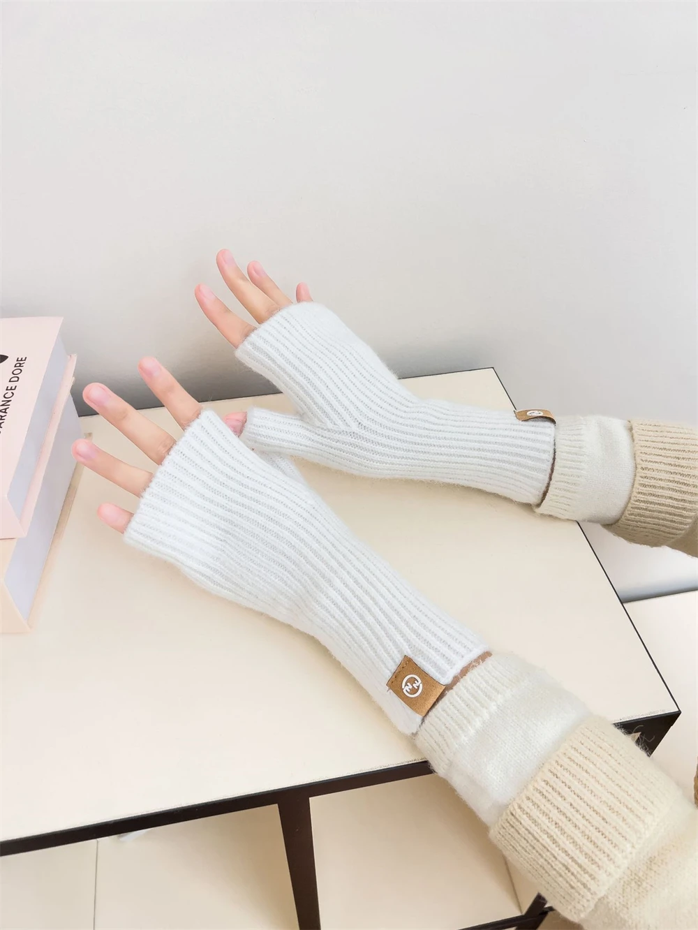 Women's Solid Color Knitted Warm Gloves Simple Outdoor Riding Half Finger Stretch Gloves Touch Screen Open Finger Winter Mittens