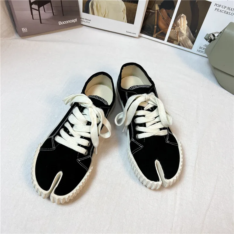 2026 New Women Canvas Shoe Fashion Japanese Style Split Toe Casual Shoes for Woman Comfort Sneakers Designer Shoes Zapatos Mujer 2