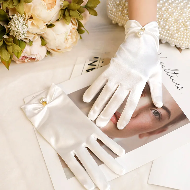 2025 Elegant Bridal Five Finger Performance Lolita JK Full Finger Gloves Pearl Women Wedding Gloves Korean Driving Mittens