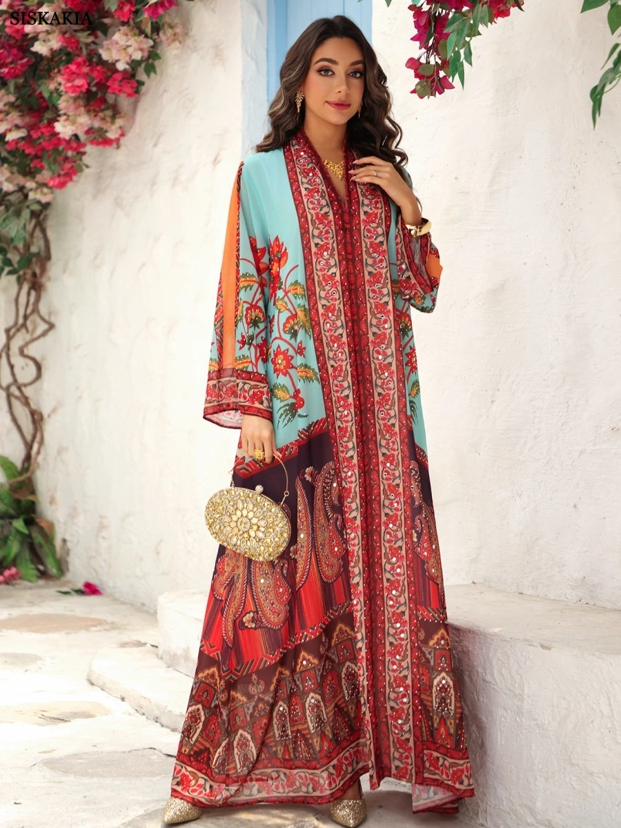 جلابية تراثية بنقوش زهرية