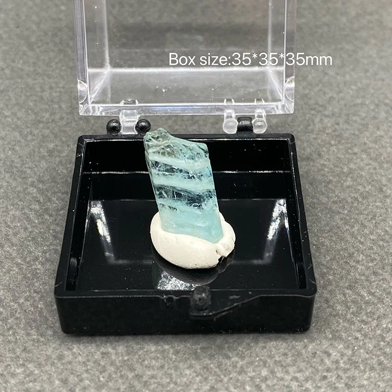 100% Rare Natural Pakistan Aquamarine Mineral Specimens Stones and Crystals Healing Crystal  +Box size：35*35*35 mm