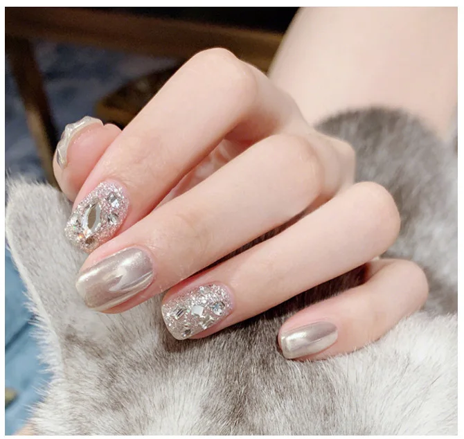 Heißer Verkauf K9 Clear White Boutique Nail Art Strasssteine mit flachem Boden Glaskristall 3D Nageldekoration Mehrere Formen Großhandel – Detail 4