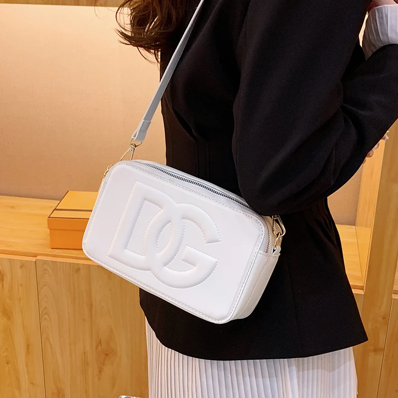 

2023 Tassel Small Messenger Bag For Women Trend Lingge Embroidery Camera Female Shoulder Bag Fashion Chain Ladies Crossbody Bags