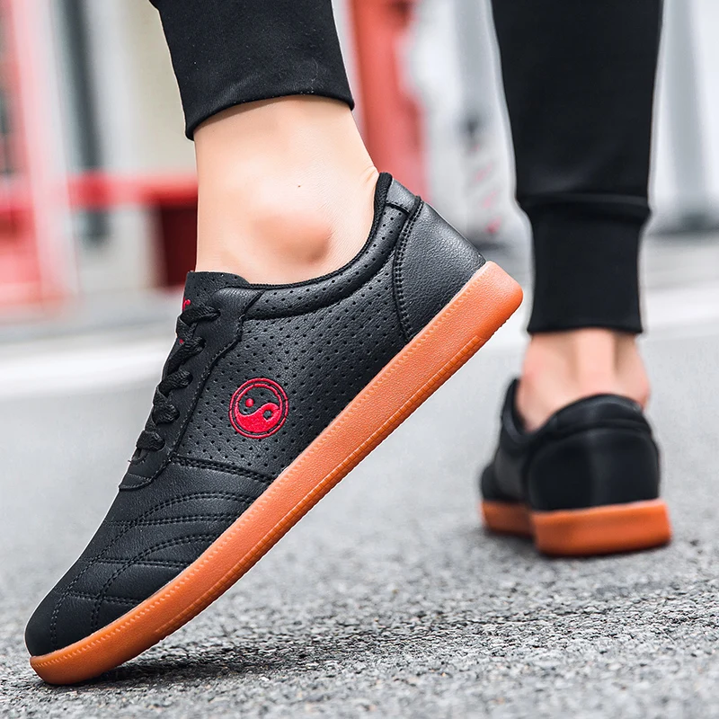 Martial Arts Shoes Breathable Martial Arts Shoes Leather Couples Tai Chi Shoes Wear-Resisting Low Top Sneakers Comfortable Bagua
