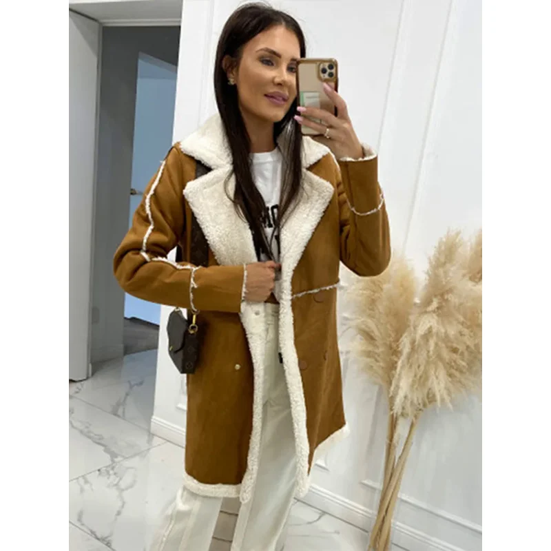 Рисунок 4 - Женское пальто с отложным воротником