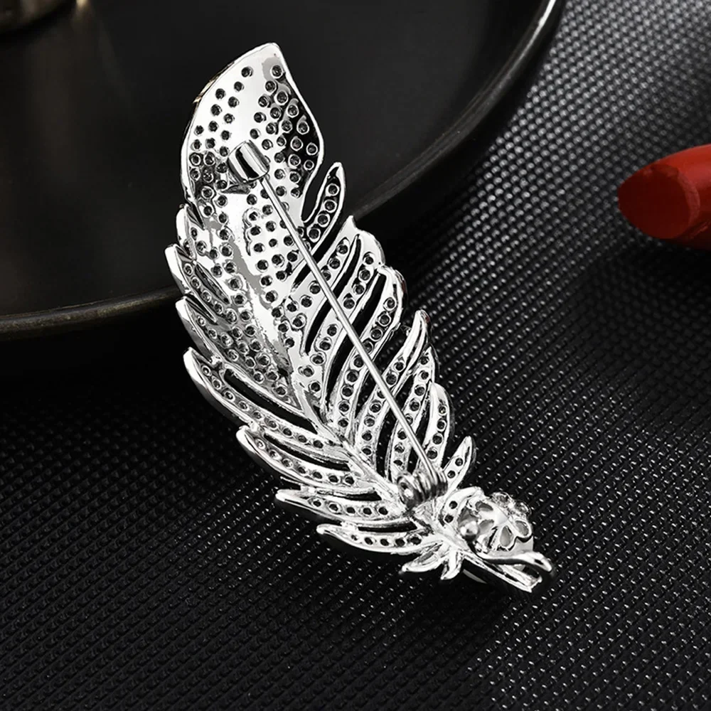 Light Luxury Brooch for Women Silvery Crystal Feather Brooches Women's Clothing Decoration Safety Pin Elegant Wedding Jewelry