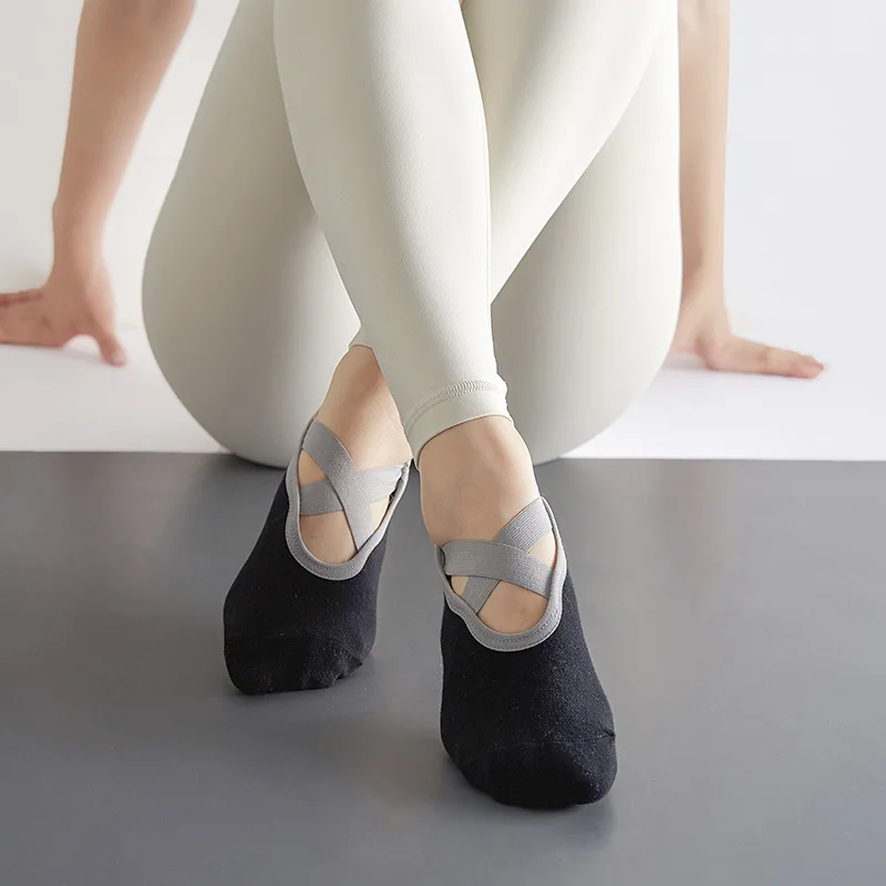 1Pair Professional Women Yoga Socks Silicone Non slip Ballet Pilates Socks Gym Sports Socks Backless Breathable Bandage Dance