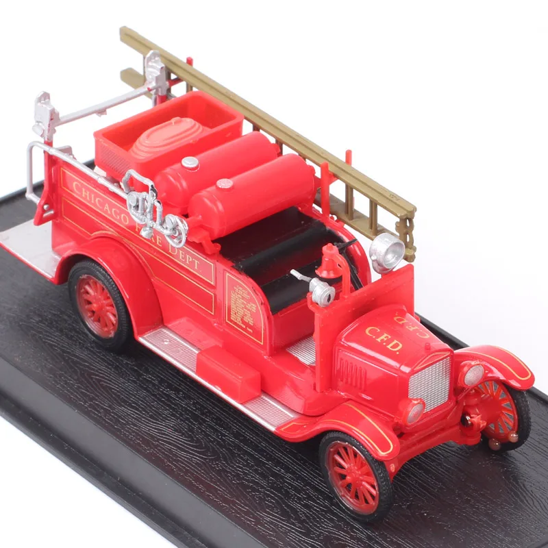 Children's 1/72 Scale Small Amer 1926 Ford Model T Truck Chicago Fire Engine Car Vehicle Plastic Model Toy Replicas Collectibles no box 1 76 scale small actros 2554 france fire truck engine model diecasts
