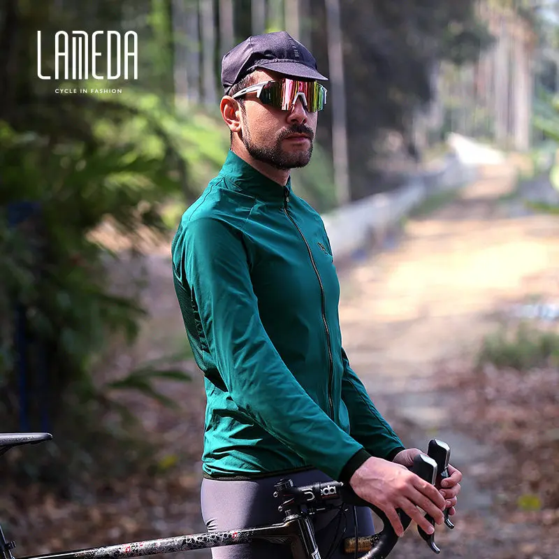 thumbnail image 1 of Maillot de ciclismo para hombre Lameda Windbreaker, de manga larga, resistente al viento, transpirable, para primavera y verano, color negro claro y azul, 1 of 5