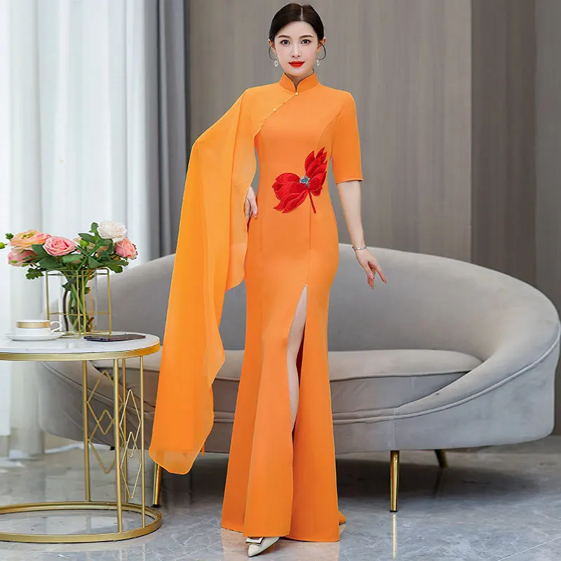 

2023 catwalk cheongsam performance costume female long Chinese style fishtail banquet evening dress high-end
