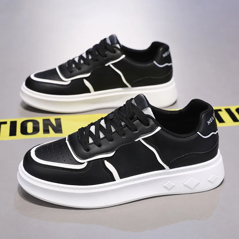 حذاء رياضي جلد طبيعي فاخر أبيض