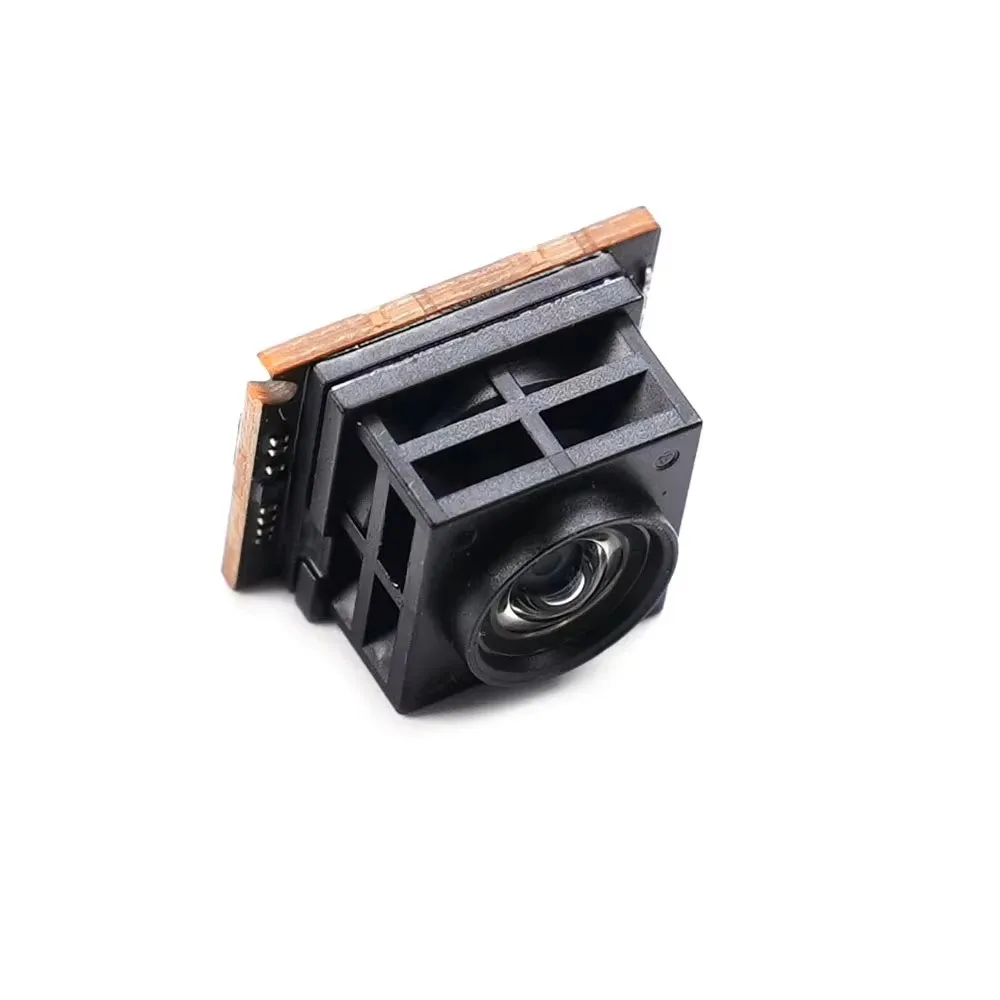 Lentille de rechange haute qualité Flycare installée sur un drone DJI O4, prête à capturer des images nettes.