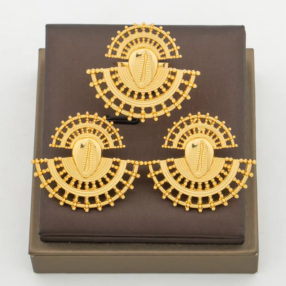 Damen-Set aus 18K vergoldeten, perlenbesetzten, durchbrochenen Cowrie-Muschel-Ohrringen und -Ring, afrikanischer ethnischer Statement-Schmuck, Geschenk für Party und Hochzeit