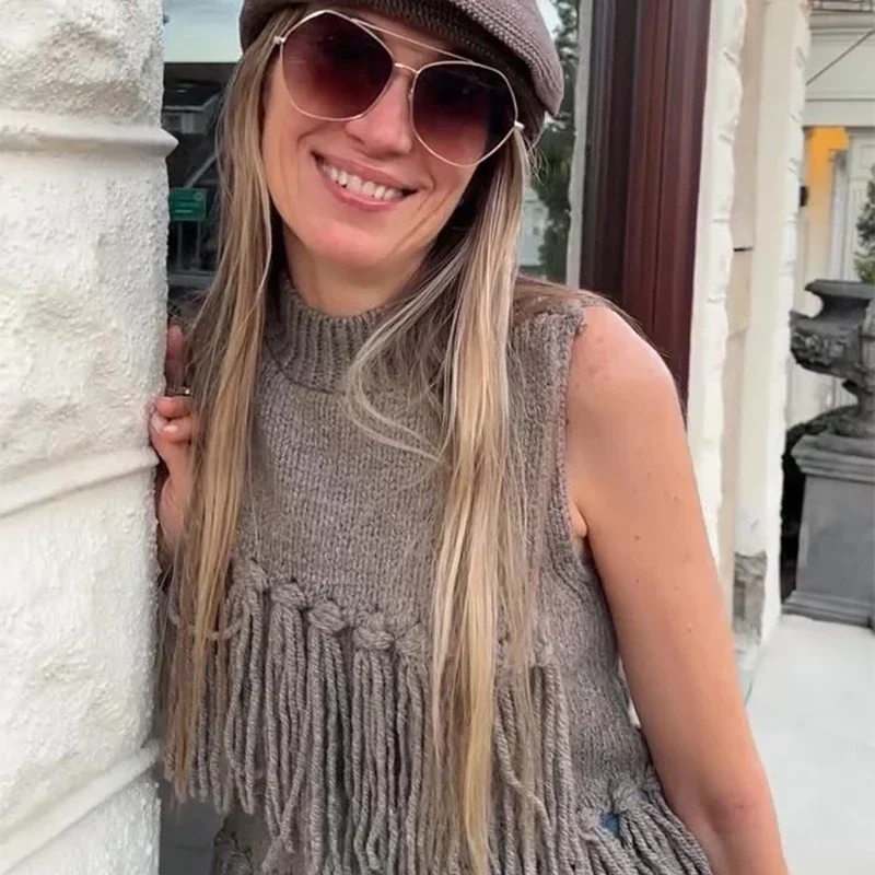 Chaleco de punto con borlas de calle para mujer, suéter de cuello medio alto, sin mangas, ajustado, camiseta sin mangas para mujer, primavera 2025, ropa de abrigo suave para mujer