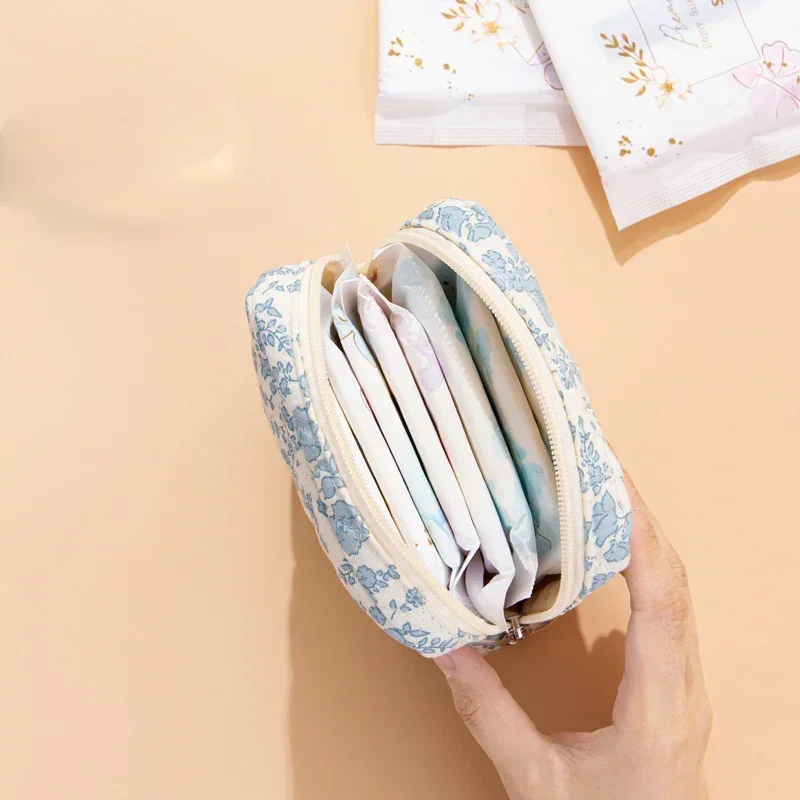 Cute Lipstick Storage Bag for Sanitary Napkin Pads Case Cartoon Cute Waterproof  Make Up Storage Bags Girls Cosmetic Bags Cases 3