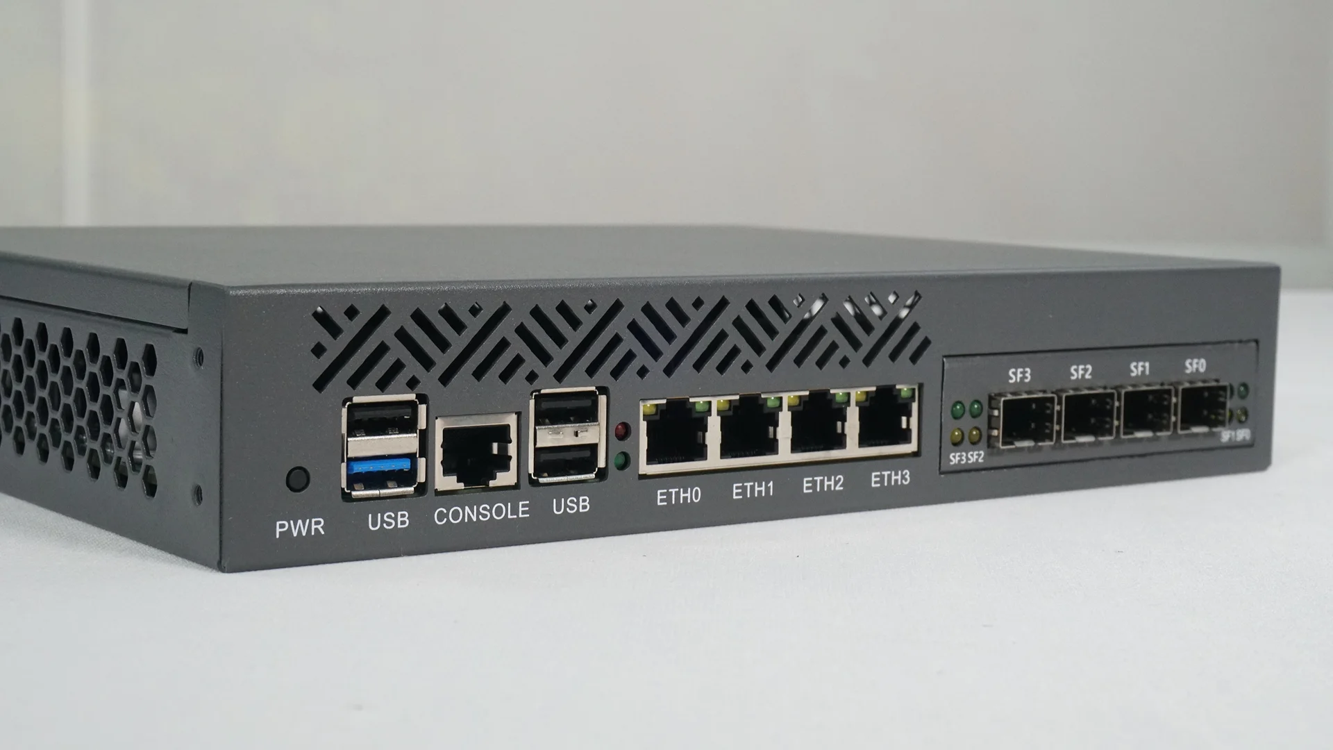 Desktop Rackmount Network Device for Firewall Home Server Intel N100 4xRJ45 2.5GbE 4x10Gb SFP+ NO RAM NO SSD BKHD-OTS-1264N4L-4S