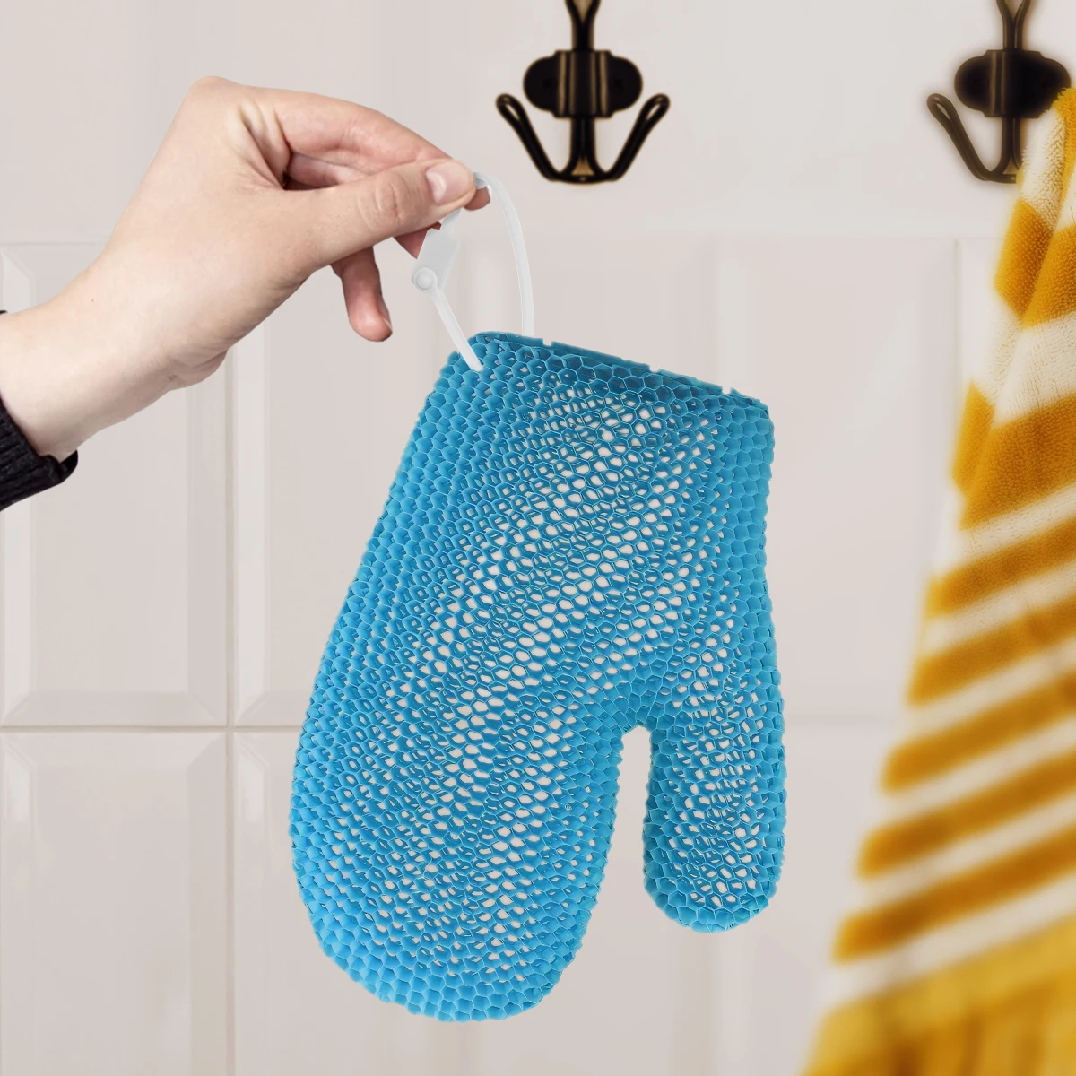 Description Picture 6 of itemPack of 2 Eco-Friendly Antibacterial TPU Bath Gloves, Honeycomb Weave, Multi-coloured, Highly Elastic, Breathable and Odourless.