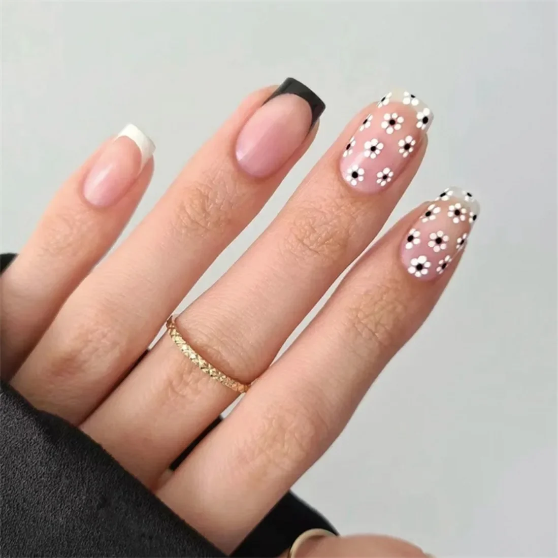 24p kunstmatige acryl nail art nepnagels volledige dekking verwijderbare  pers op nagels tip Franse lichtroze hart valse nagelontwerpen - AliExpress, image size:1099x1099