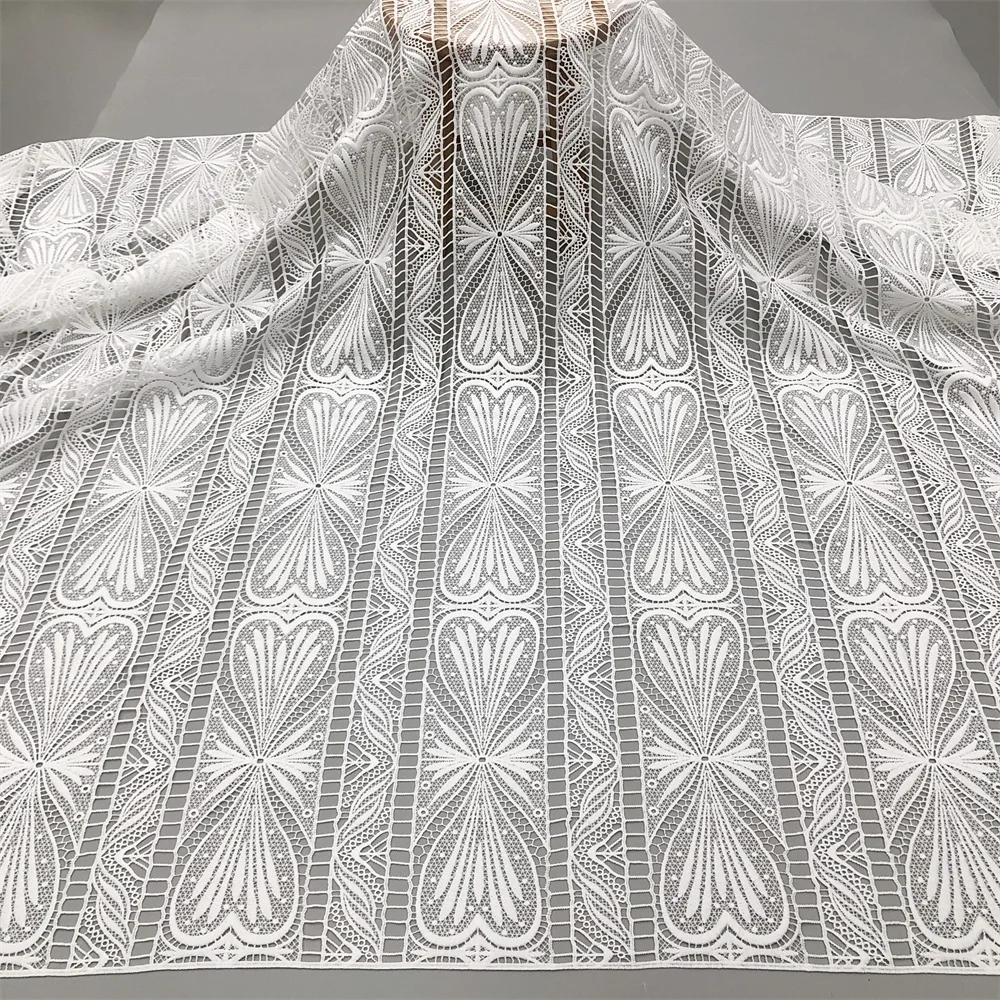 Afrikanischer Spitzenstoff im neuen Stil 2024, hochwertige Spitze, wasserlöslich, bestickt, modisch, weicher weißer Spitzenstoff, 5 Yards