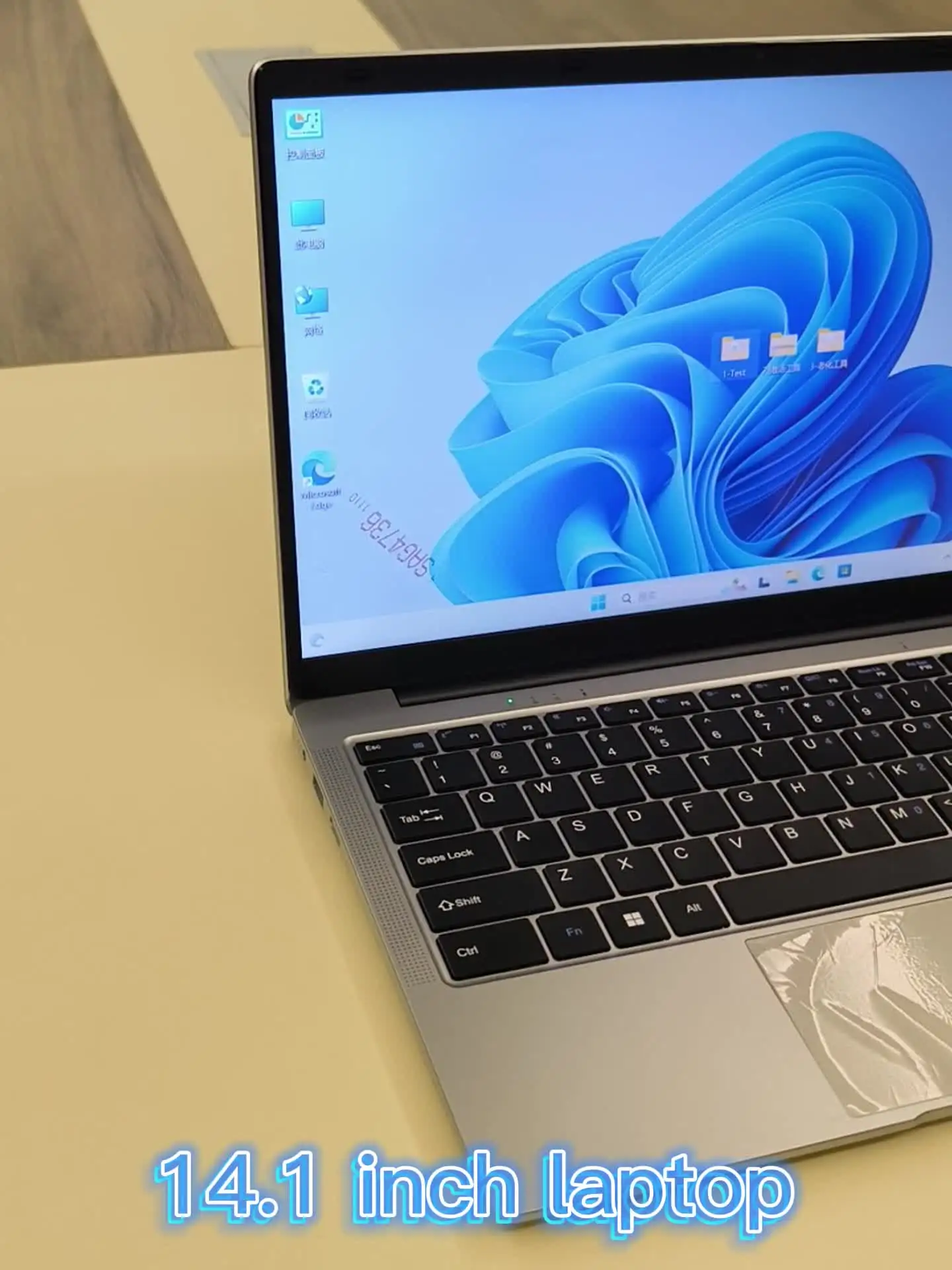 14.1 インチ格安ノートパソコンインテル Celeron N4000 IPS フル HD 8