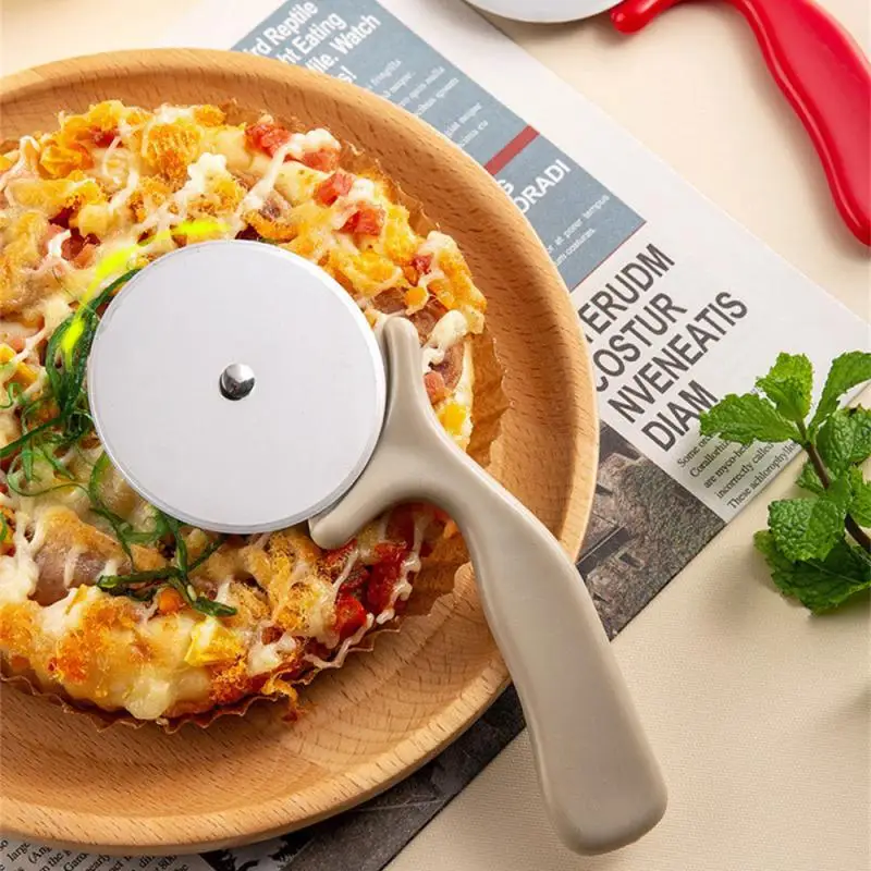 1Pcs Stainless Steel Circular Pizza Knife Roller Knife Pizza Cake Splitter Baking Utensils Kitchen Accessorie Cutting Tools
