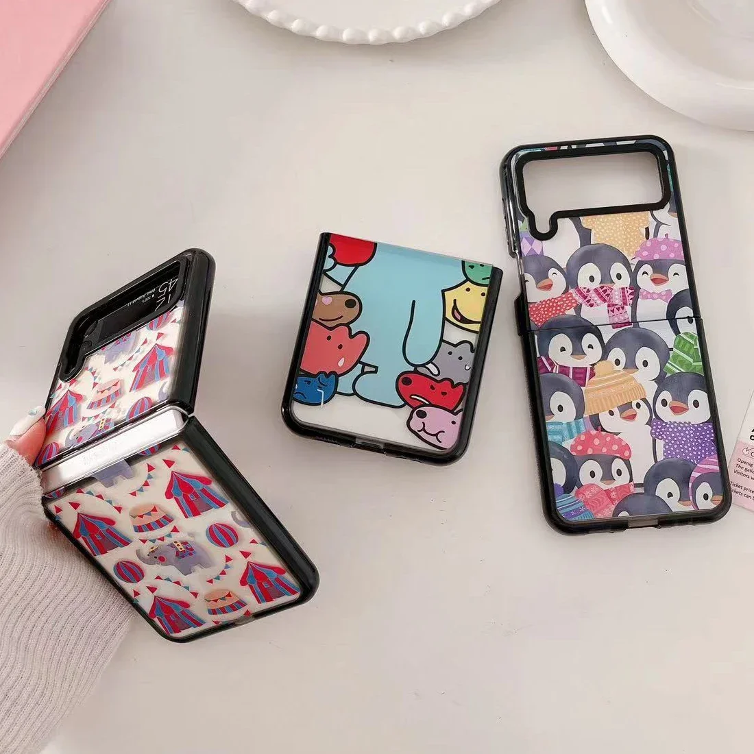Black Border Acrylic Penguin Phone Case for Samsung Galaxy Z Flip 5 4 3 Back Cover for ZFlip3 ZFlip4 ZFlip5 Hard Case Shell