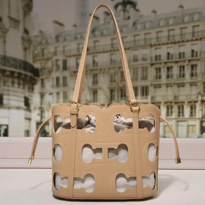 حقيبة يد نسائية بتصميم مجوف عصري من العلامة التجار...