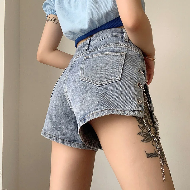 Y2K Denim Shorts with Chain for Women, Solid Colors, High Waist, Straight Shorts, Slim, Split, Buckle Wear, Streetwear, Harajuku
