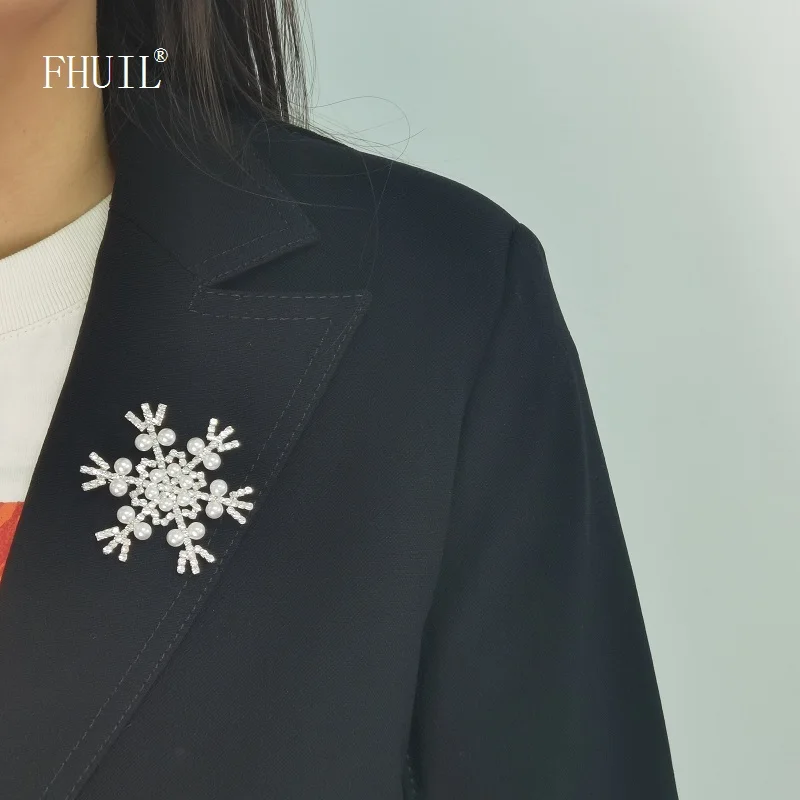 

Trendy Pearl Brooches For Women Fashion Jewelry Silver Plated Cubic Zirconia Snow Brooch Pins Clothes Accessories Wedding Gifts