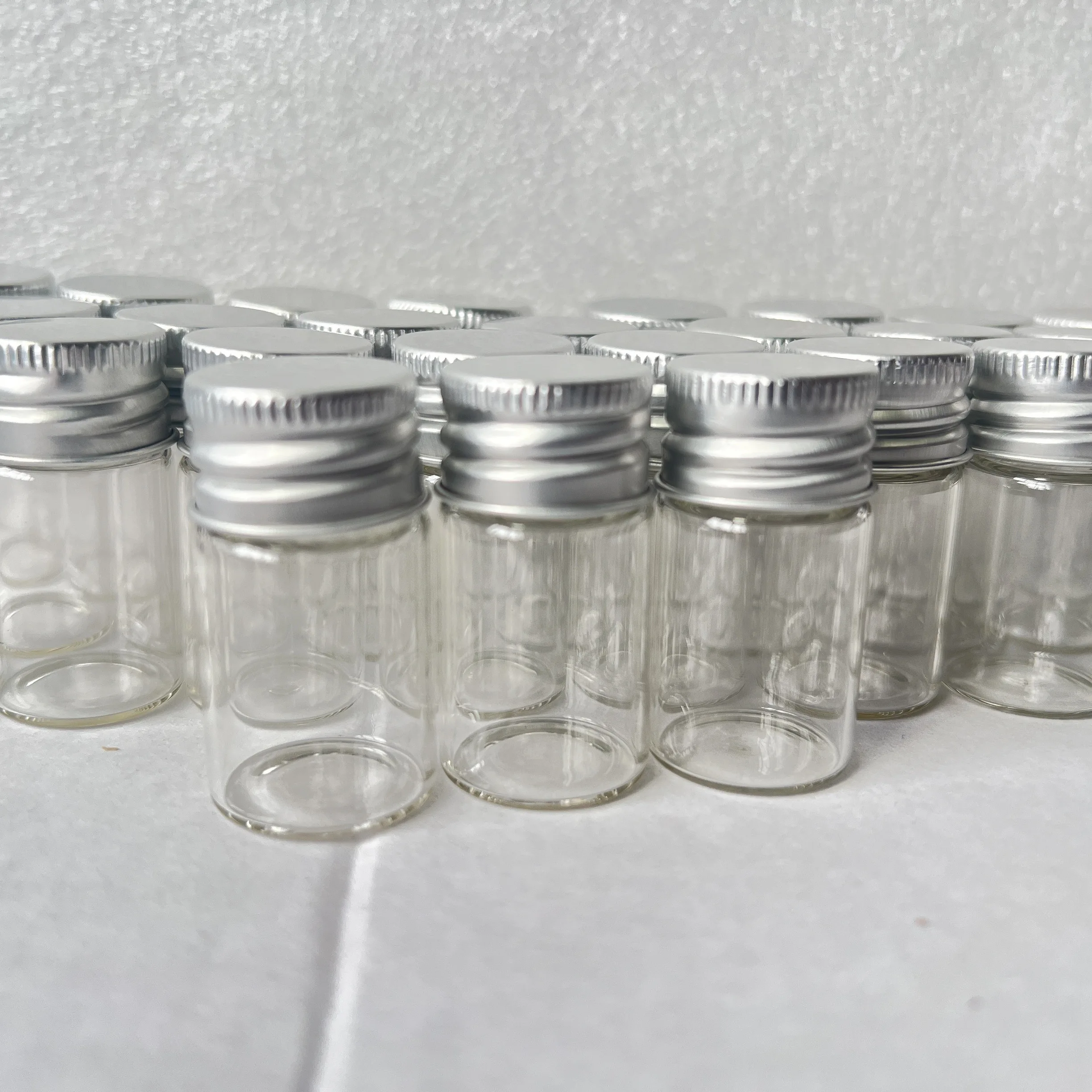 60/100 PCS 8ml Tiny Glass Bottles with Silver Screw Caps 22×40mm Small Empty Jars DIY Crafts Decorative Vials Transparent Bottle 5