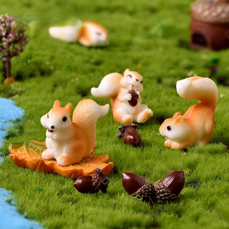 

Lovely Squirrel Family Model Pine Cones For Home Kawaii Accessories Animal Figurine Micro Landscape Dollhouse Cake Home Decor
