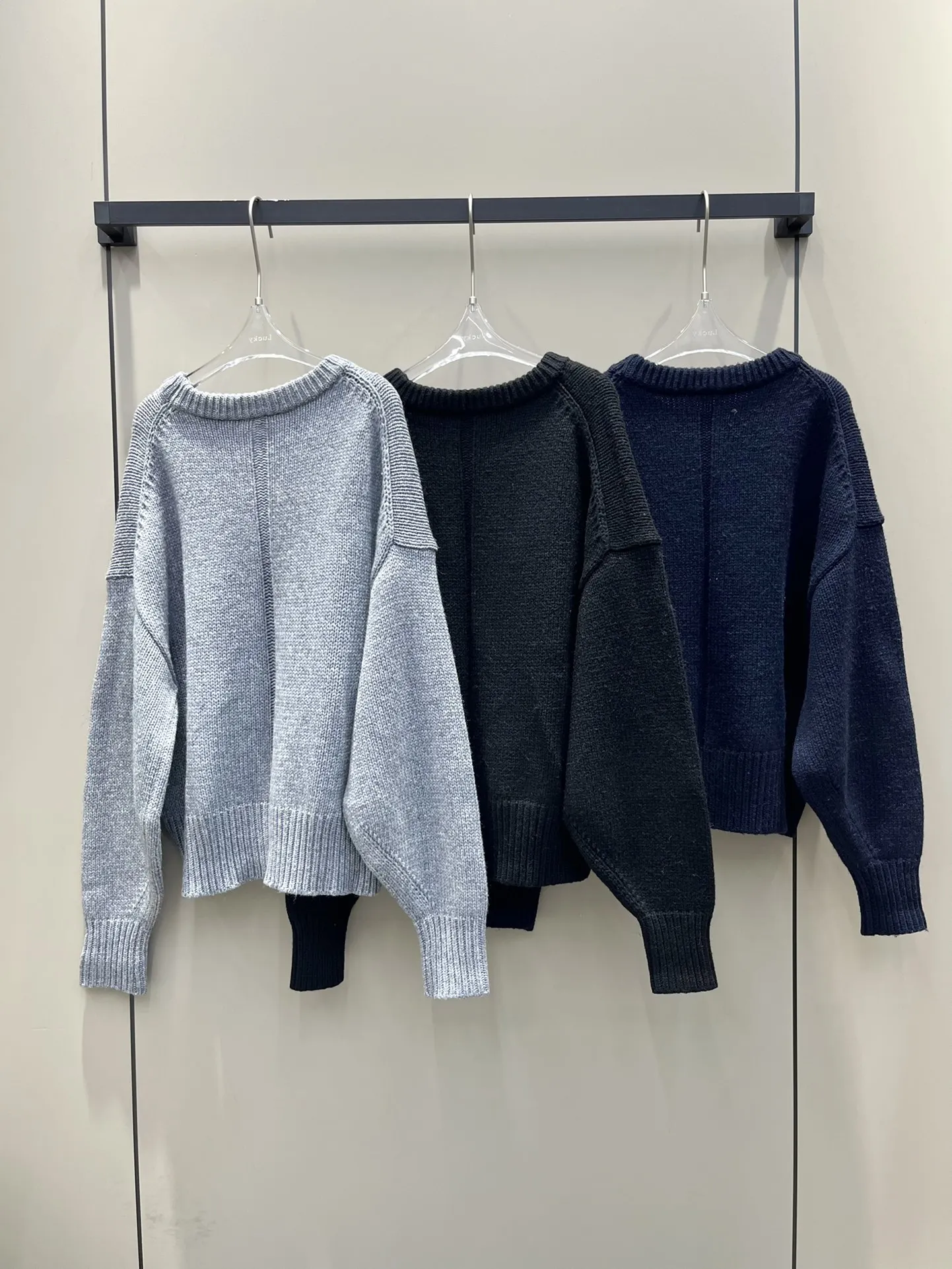 

2023 Autumn Women's Super Large Wool and Cashmere Blended Sweater
