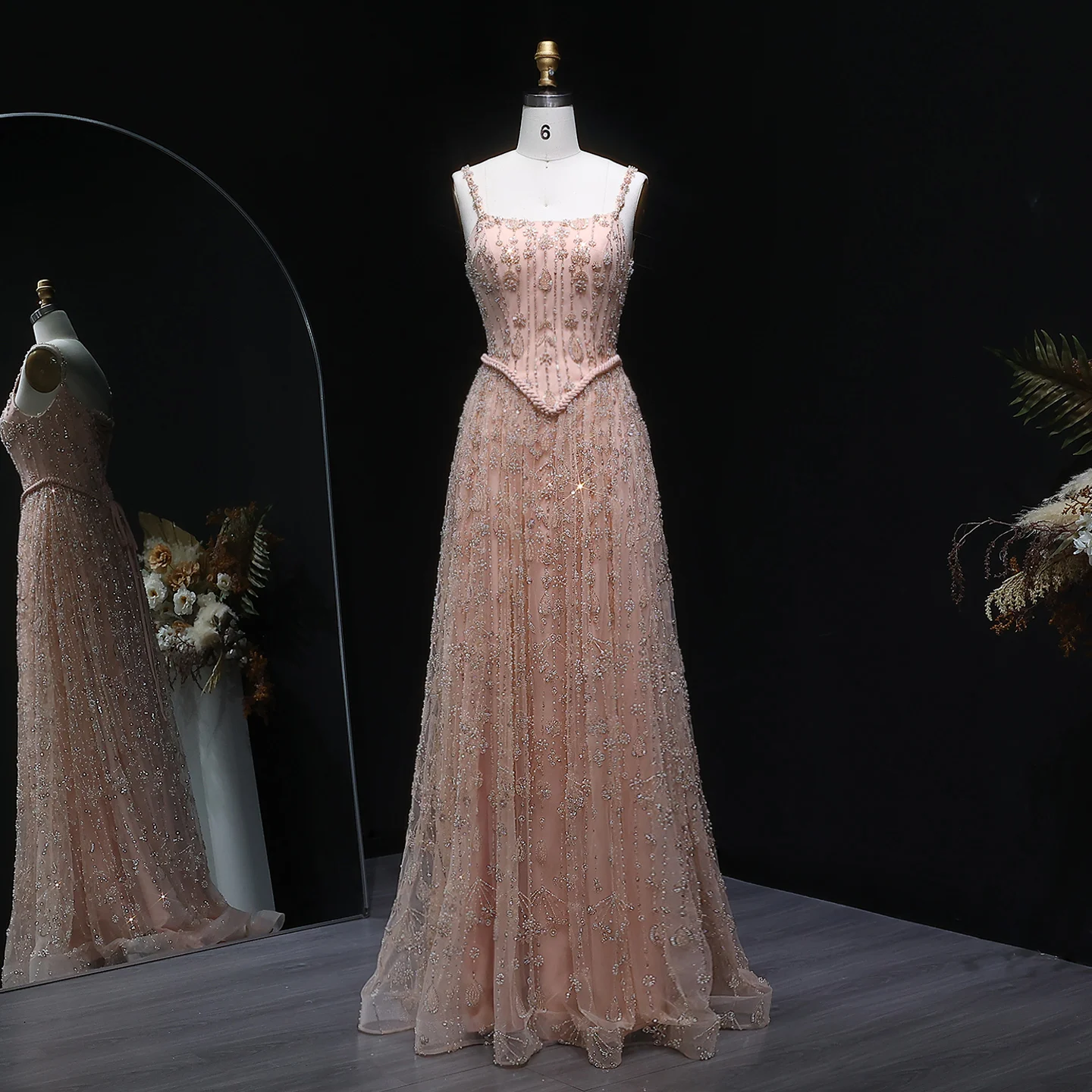 شارون سعيد فستان سهرة عربي فاخر مطرز باللون الأخضر...