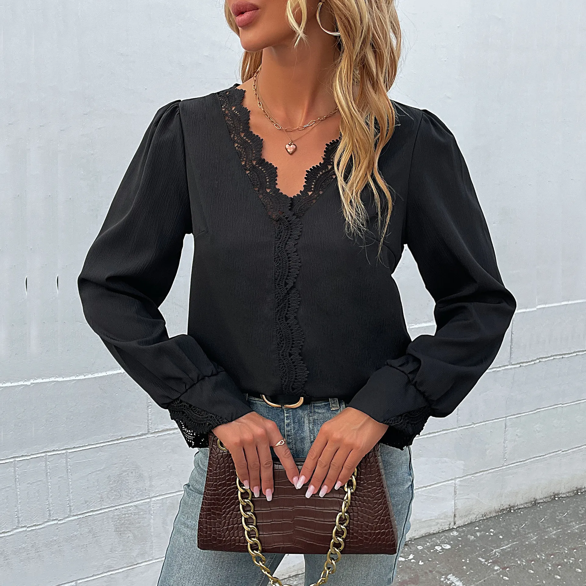 

Блузка женская с V-образным вырезом и длинным рукавом