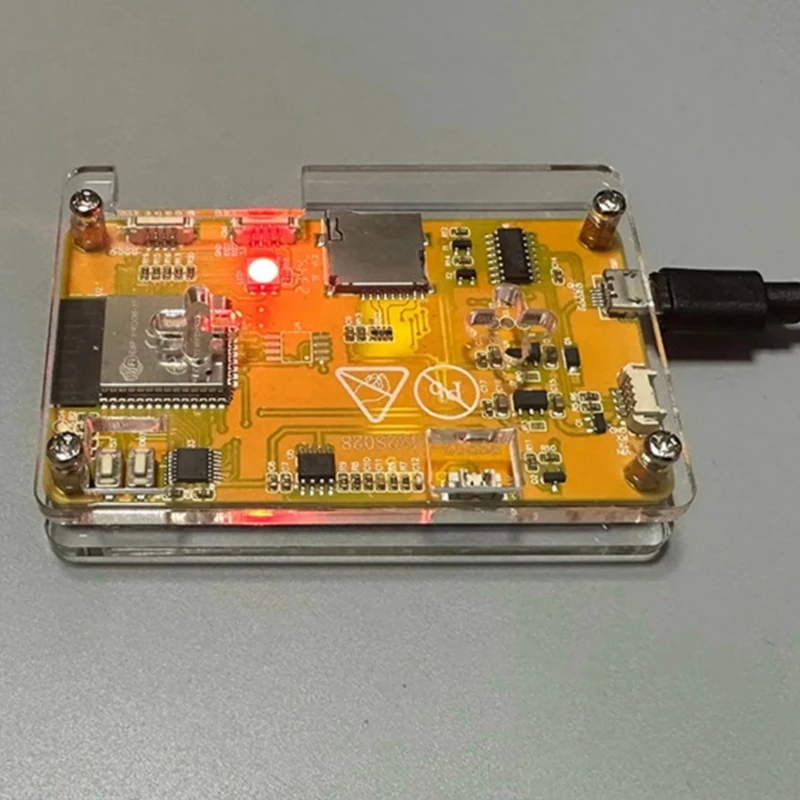 Nerdminer V2 Bitcoin Miner – Hash Rate 1061 KH/s, Display Intelligente 1,54 Pollici, ESP32, Orologio Da Tavolo, Mining BTC Solo Lottery, Bianco
