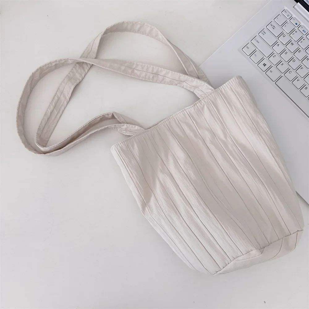Portable Faionable Women's Buet Bag Striped Foldable Single Oulder Handbag Op Bag Soft Polyester Casual Trend Ladies Hand Bags