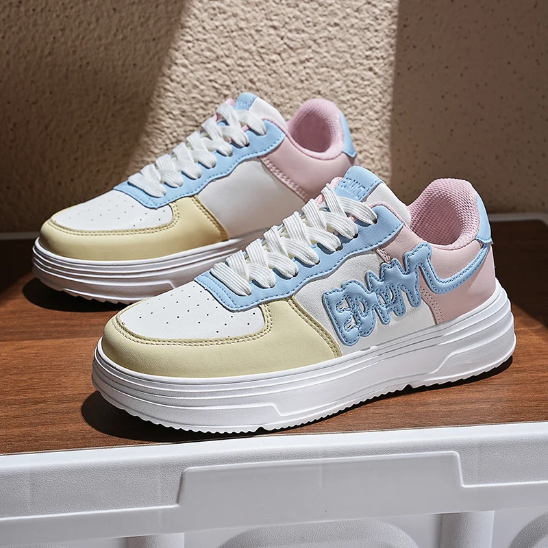 

New Women Board Shoes Small White Shoes Trendy Design Fashionable Sneaker Women Outdoor Sports Walking Shoes Leather Women Shoes