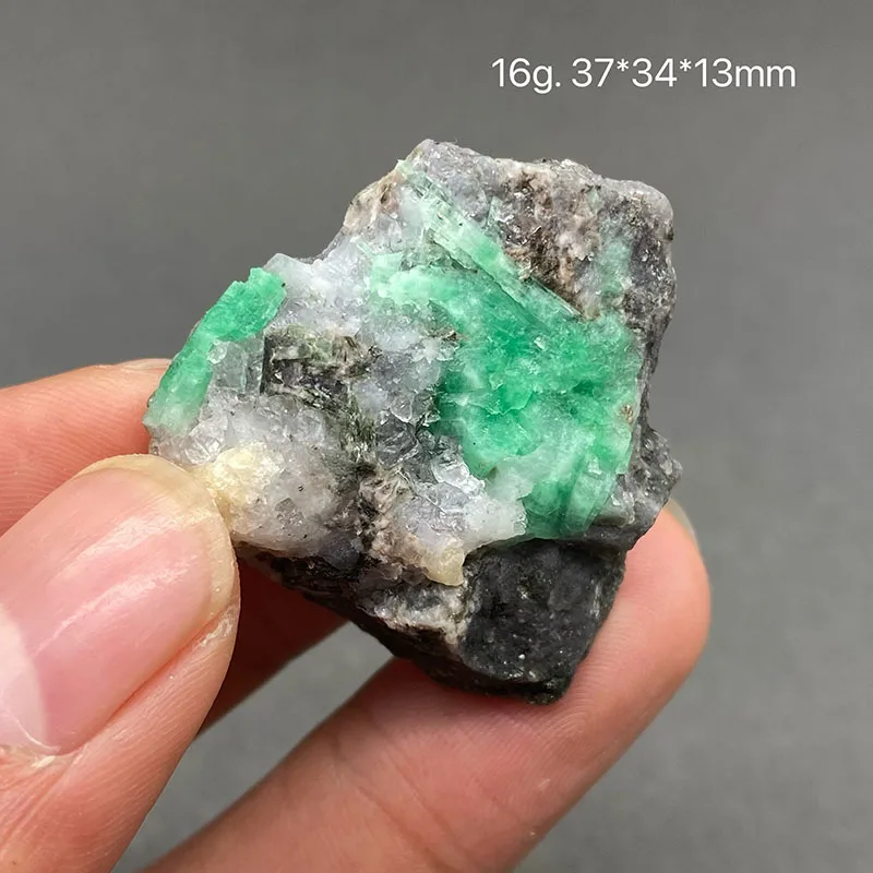 100% natural emerald primitive mineral specimen Healing Crystal gem collection