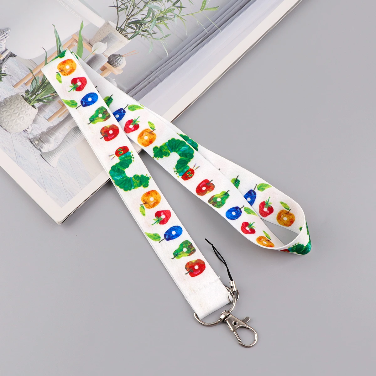 Ausweishalter mit Cartoon-Tieren, lustiges Alien-Lanyards, Türkartenetui, hängendes Seil, Umhängeband, Schlüsselanhänger, Visitenkarten-Geschenk – Detail 8