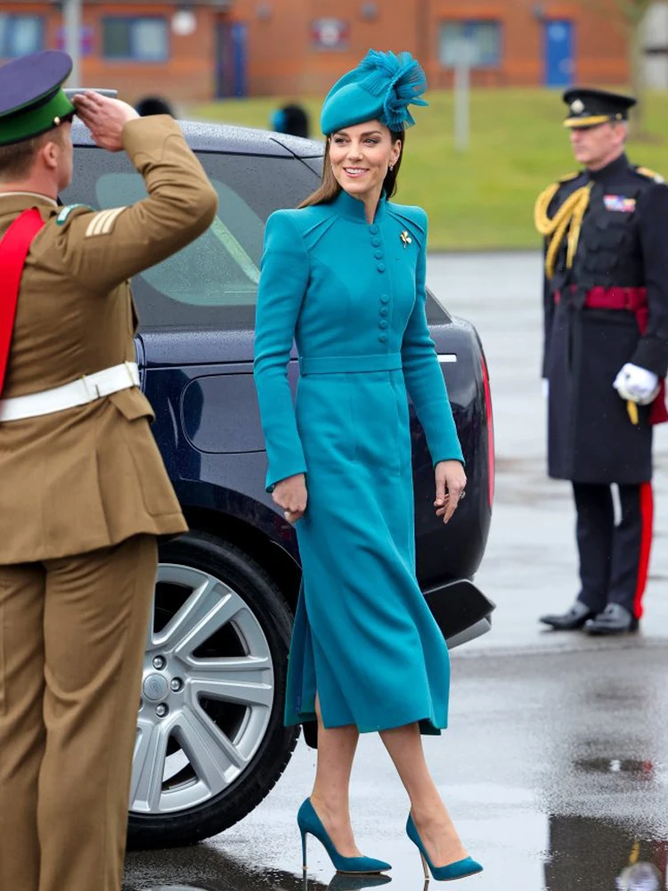 

Женская винтажная ветровка на пуговицах, с поясом