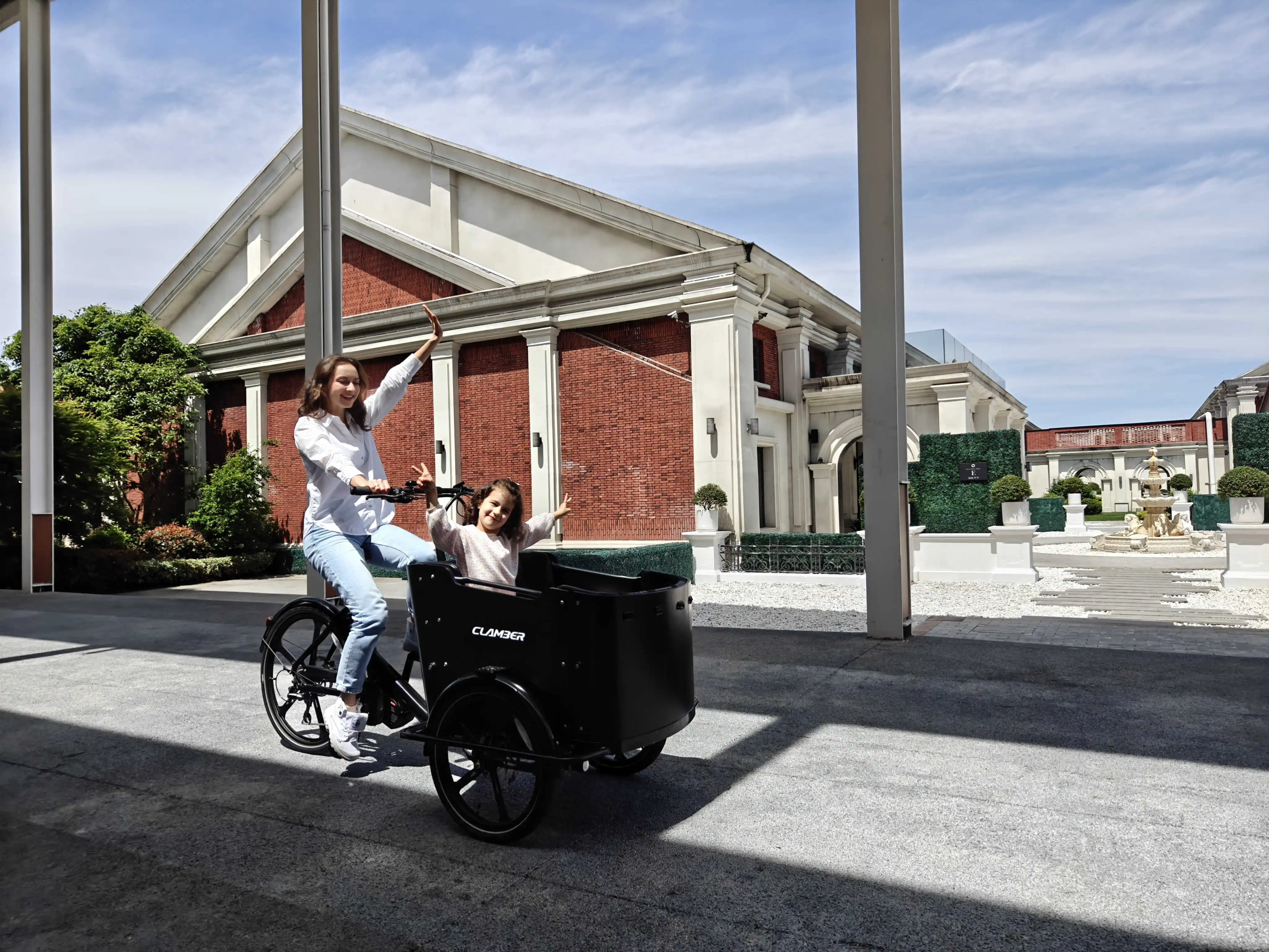 Dutch 3-Wheel Family Cargo Bicycle Front Box Trike Frame 250W Motor Power Rear Carrier Battery-Electric Bakfites