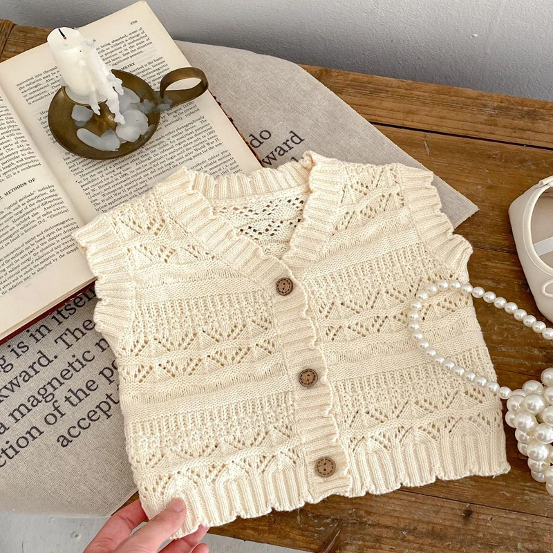 Autumn new 0-3 year old baby clothing for boys and girls, hundred tower hook flower V-neck knitted cardigan sweater vest jacket